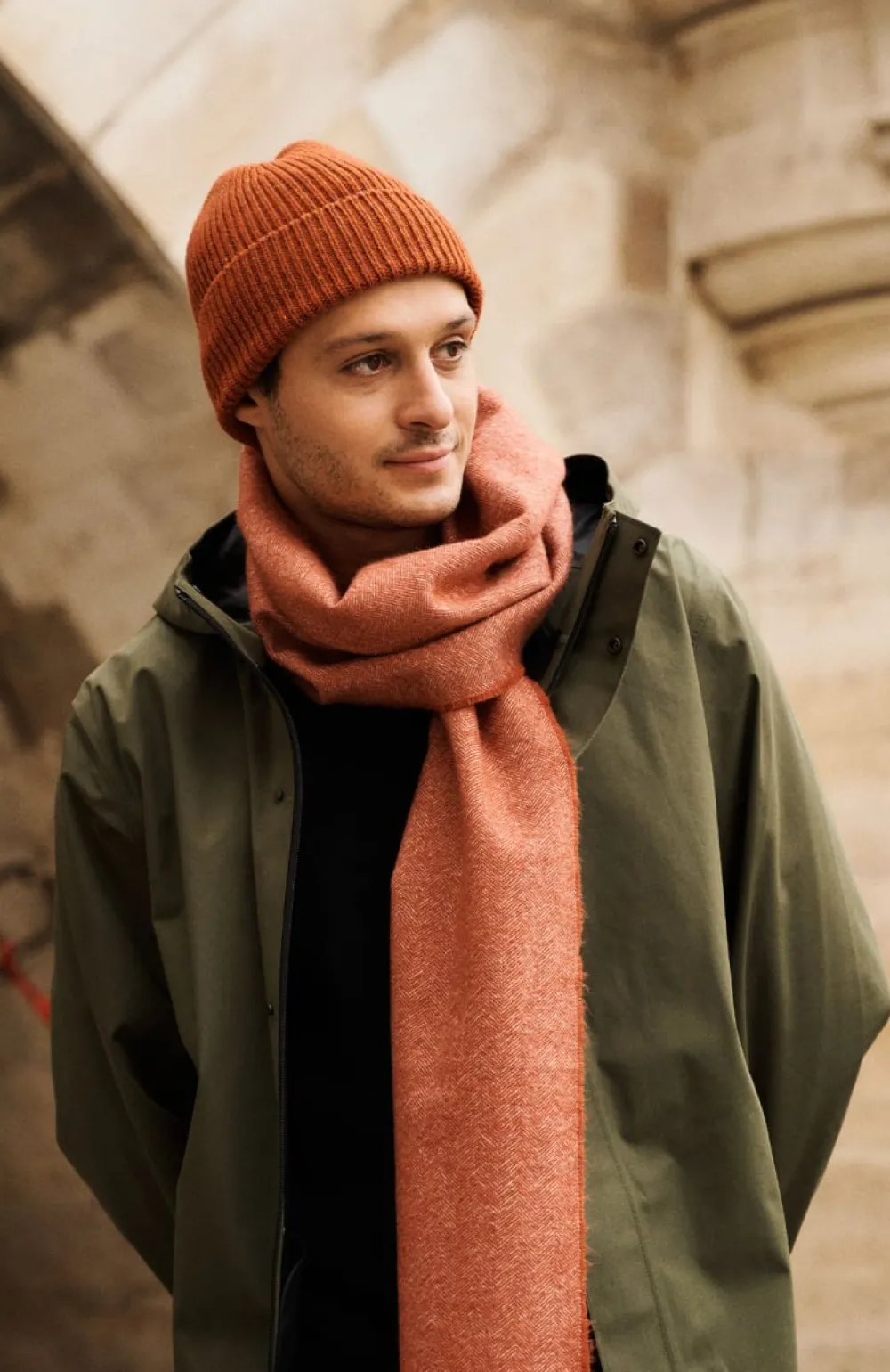 bonnet_mouchet_en_laine_mrinos_11.webp Femme Les Raffineurs Bonnet moucheté en laine mérinos