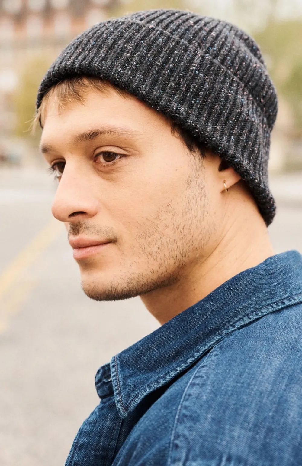 bonnet_mouchet_en_laine_mrinos_14.webp Femme Les Raffineurs Bonnet moucheté en laine mérinos