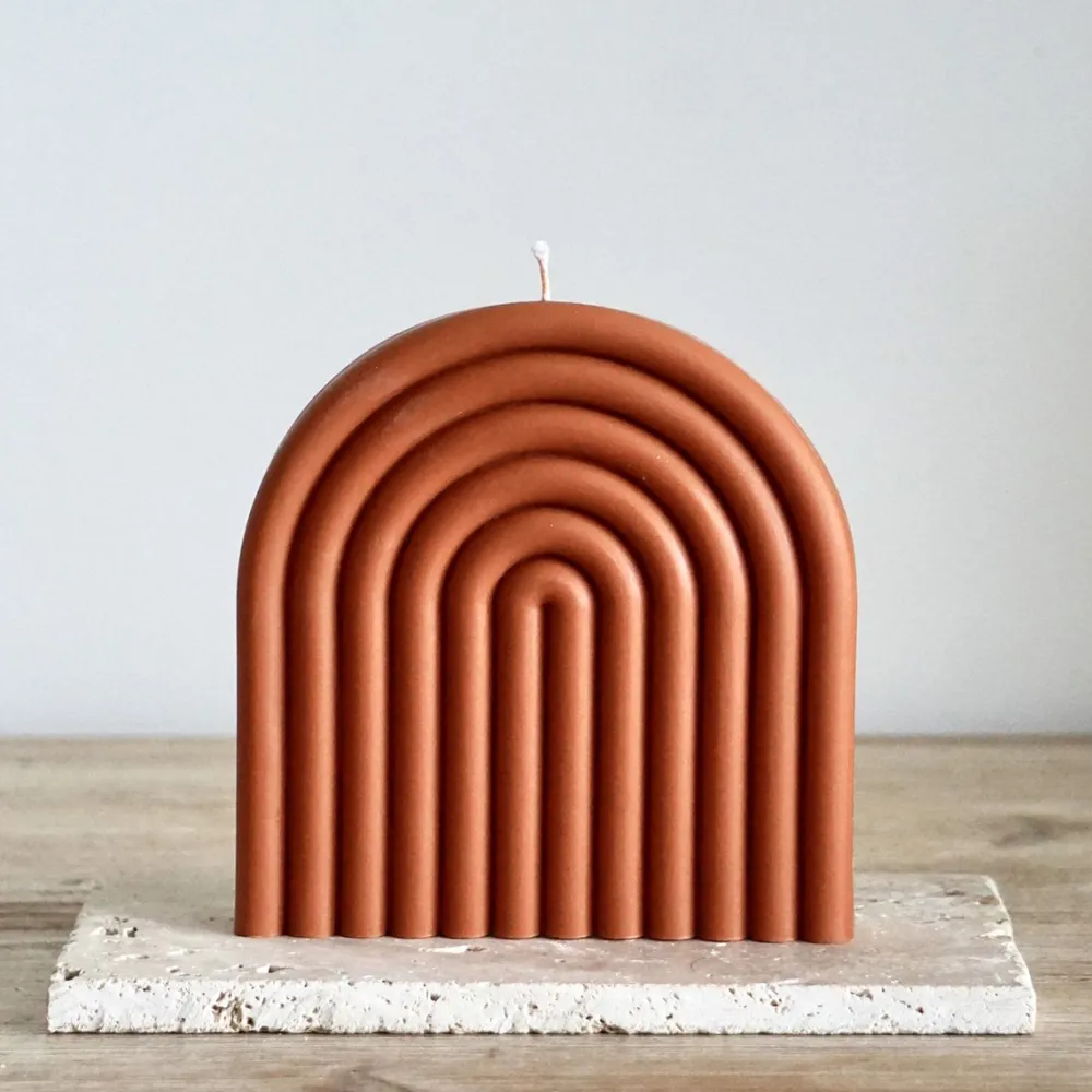 bougie_gomtrique_en_cire_vgtale_2.webp Les Raffineurs Bougie géométrique en cire végétale