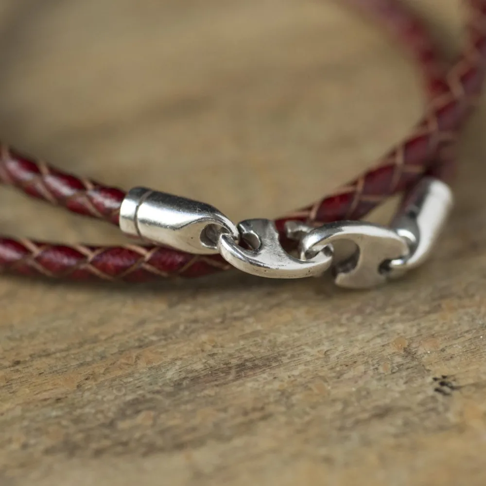 bracelet_en_cuir_tress_et_fermoir_mousqueton_4.webp Homme Les Raffineurs Bracelet en cuir tressé et fermoir mousqueton