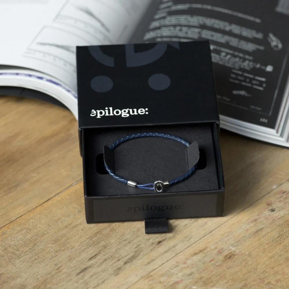 bracelet_en_cuir_tress_et_fermoir_ovale_4.webp Homme Les Raffineurs Bracelet en cuir tressé et fermoir ovale