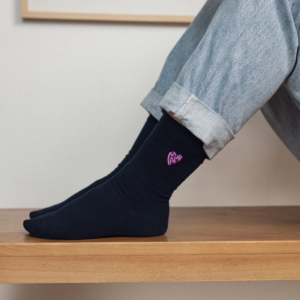 chaussettes_brodes_coeur_mama_2.webp Femme Les Raffineurs Chaussettes brodées Coeur Mama