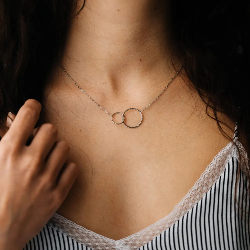 Femme Les Raffineurs Collier doubles anneaux