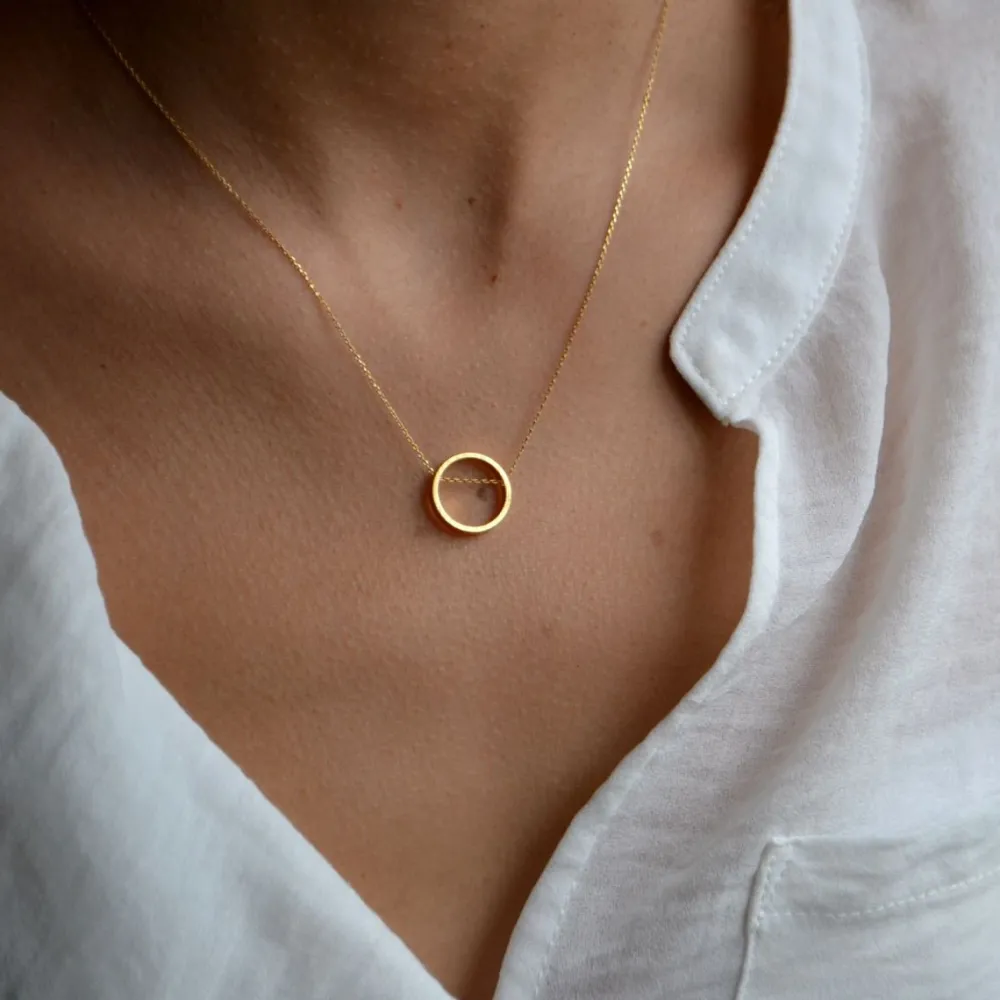 Femme Les Raffineurs Collier rond asymétrique