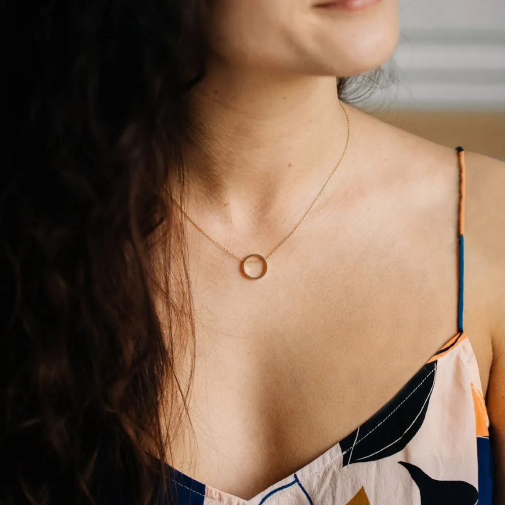 collier_rond_asymtrique_2.webp Femme Les Raffineurs Collier rond asymétrique