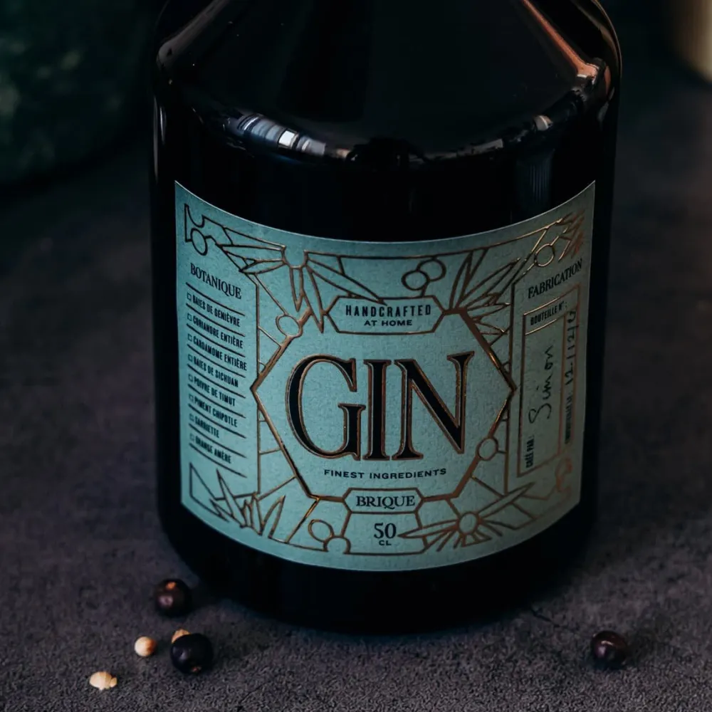 kit_fabriquez_votre_propre_gin_6.webp Les Raffineurs Kit fabriquez votre propre gin