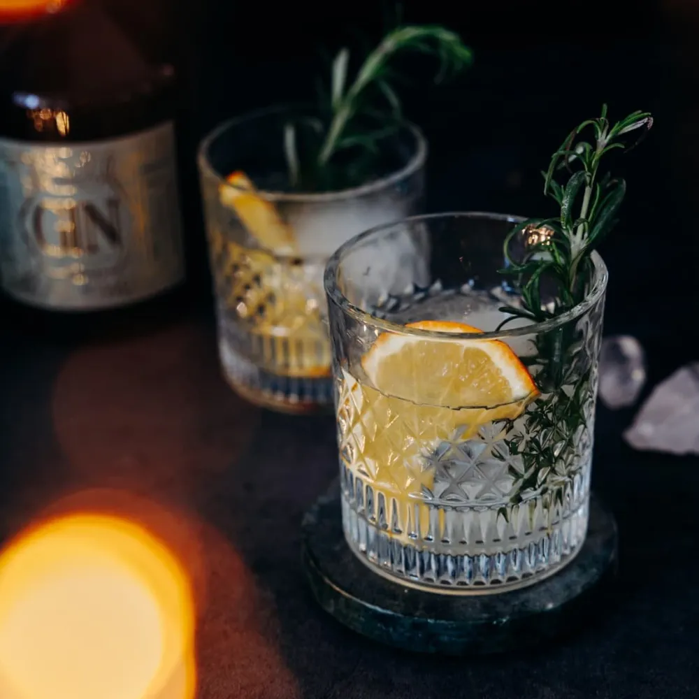 kit_fabriquez_votre_propre_gin_7.webp Les Raffineurs Kit fabriquez votre propre gin
