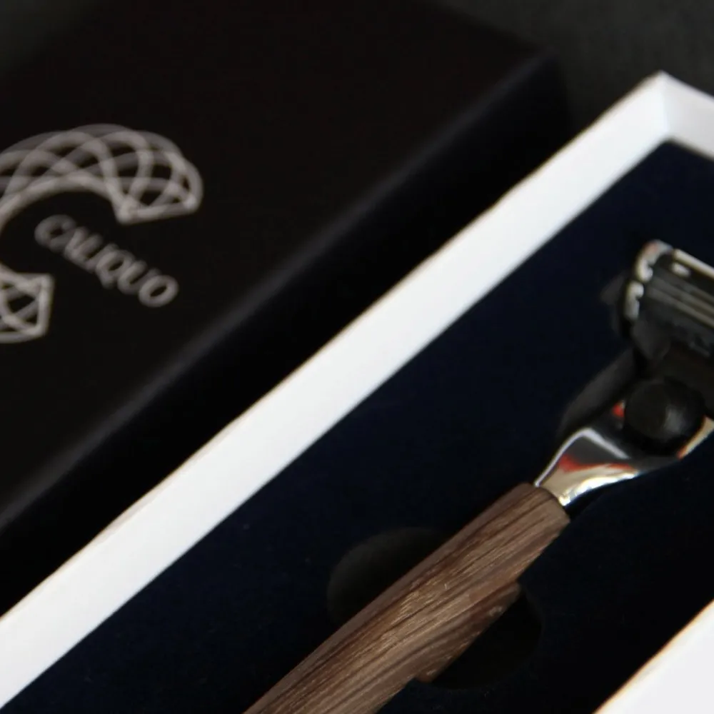 rasoir_en_bois_2.webp Homme Les Raffineurs Rasoir en bois