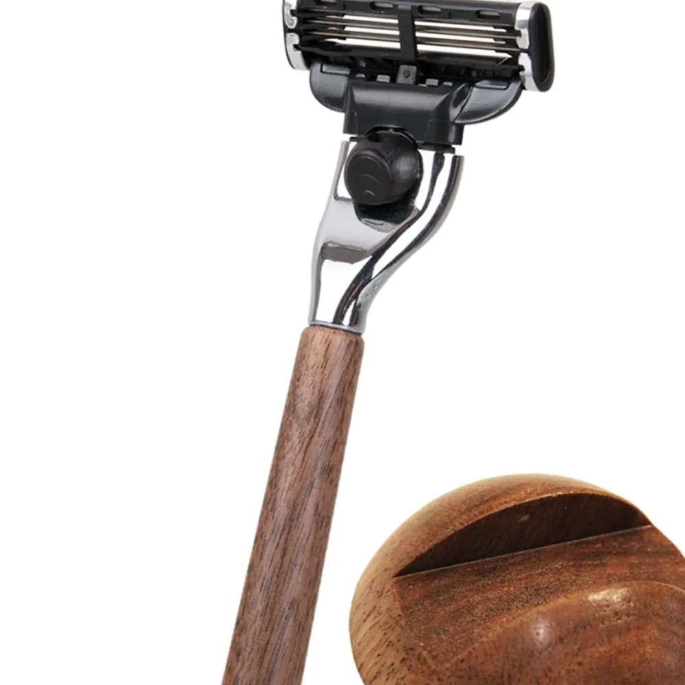 rasoir_en_bois_3.webp Homme Les Raffineurs Rasoir en bois