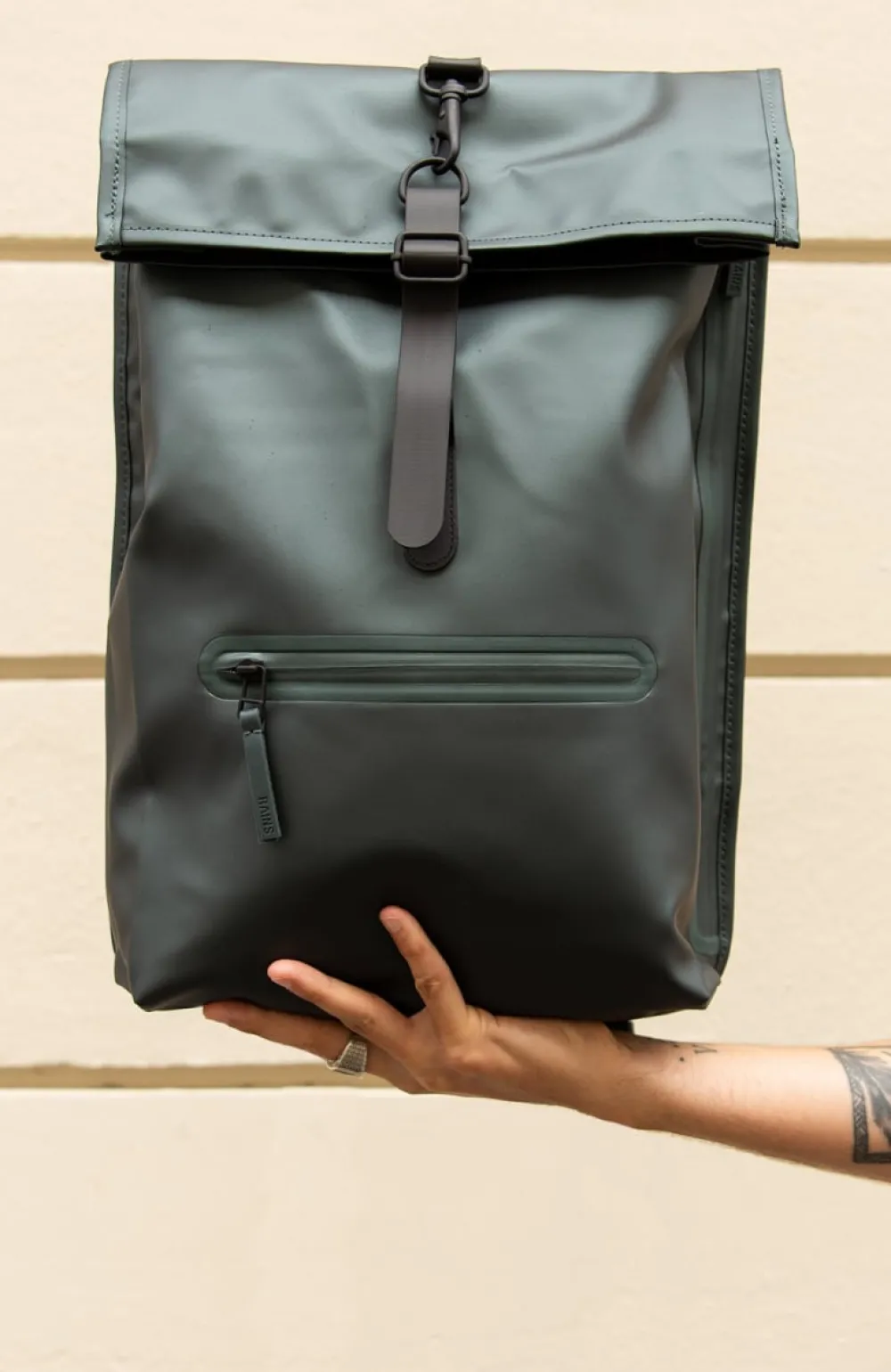 sac__dos_rolltop_rains__l_6.webp Femme Les Raffineurs Sac à dos Rolltop Rains - 17L