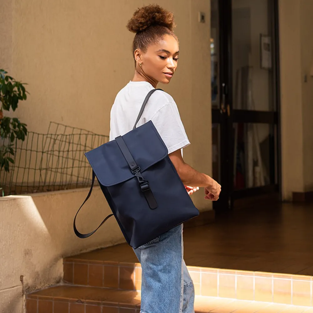 sac__dos_rucksack_rains_2.webp Femme Les Raffineurs Sac à dos Rucksack Rains