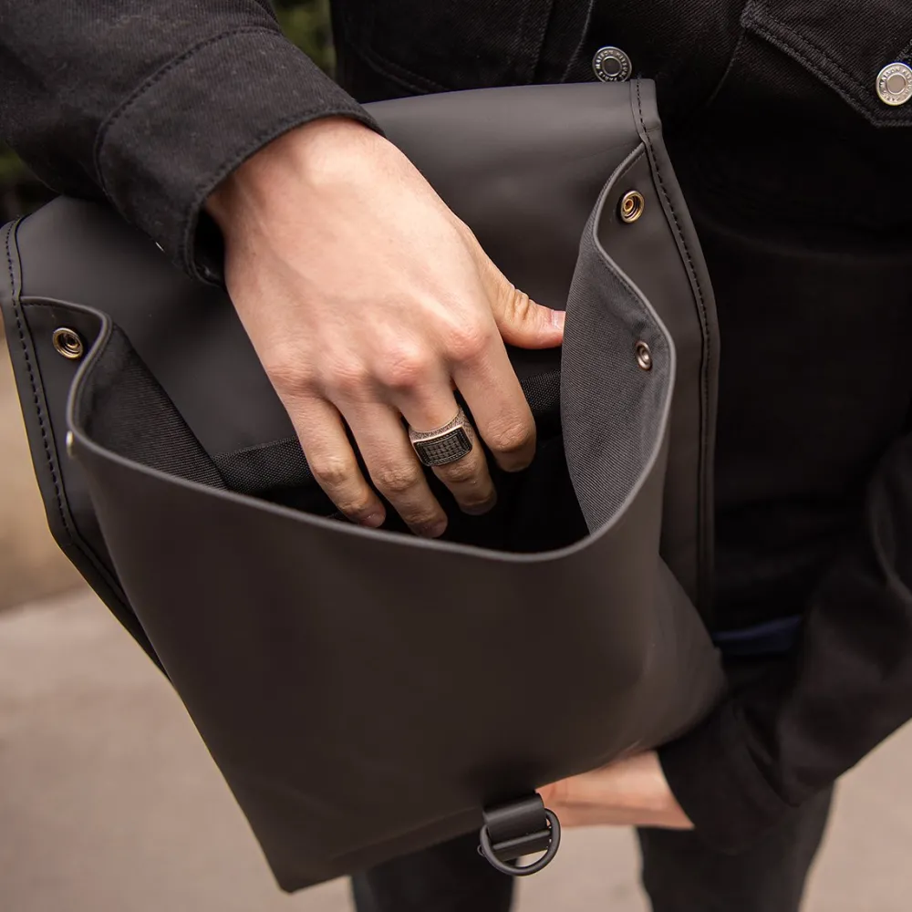 sac__dos_rucksack_rains_3.webp Femme Les Raffineurs Sac à dos Rucksack Rains