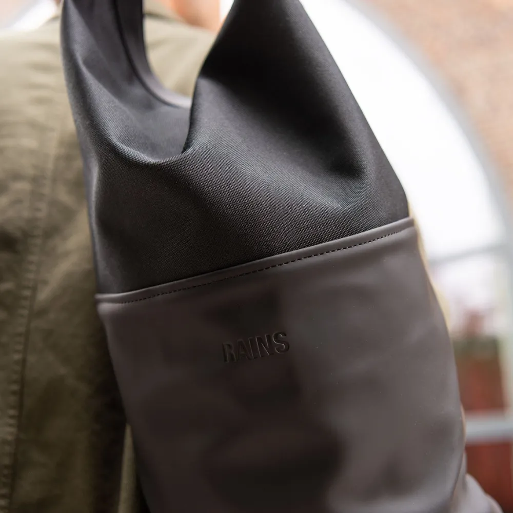 sac_seau_rains_2.webp Femme Les Raffineurs Sac seau Rains