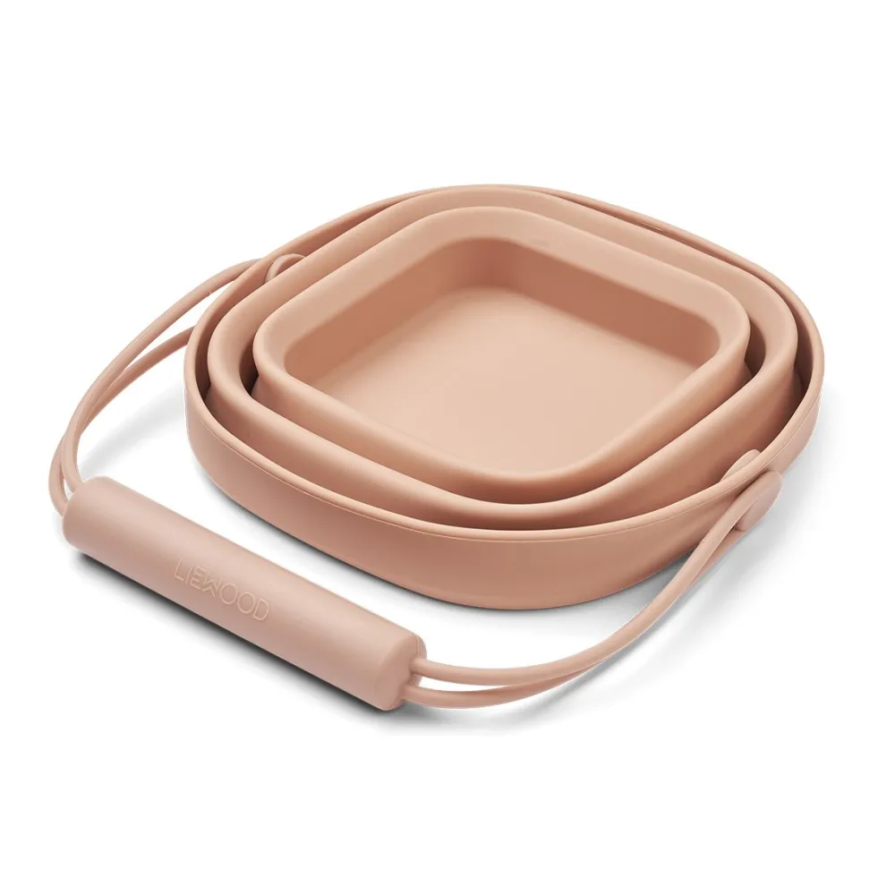 seau_en_silicone_pliable_5.webp Enfant Les Raffineurs Seau en silicone pliable