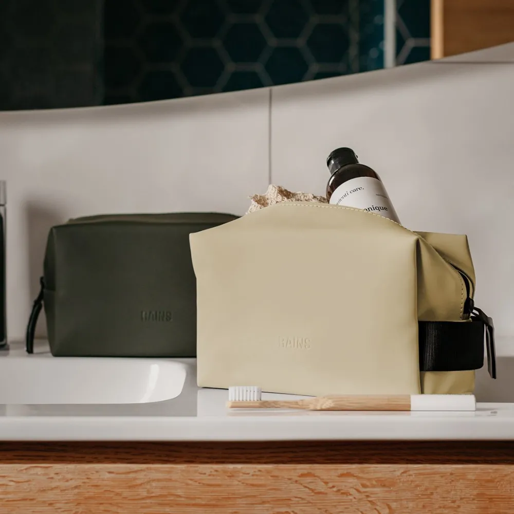 trousse_de_toilette_rains_2.webp Femme Les Raffineurs Trousse de toilette Rains